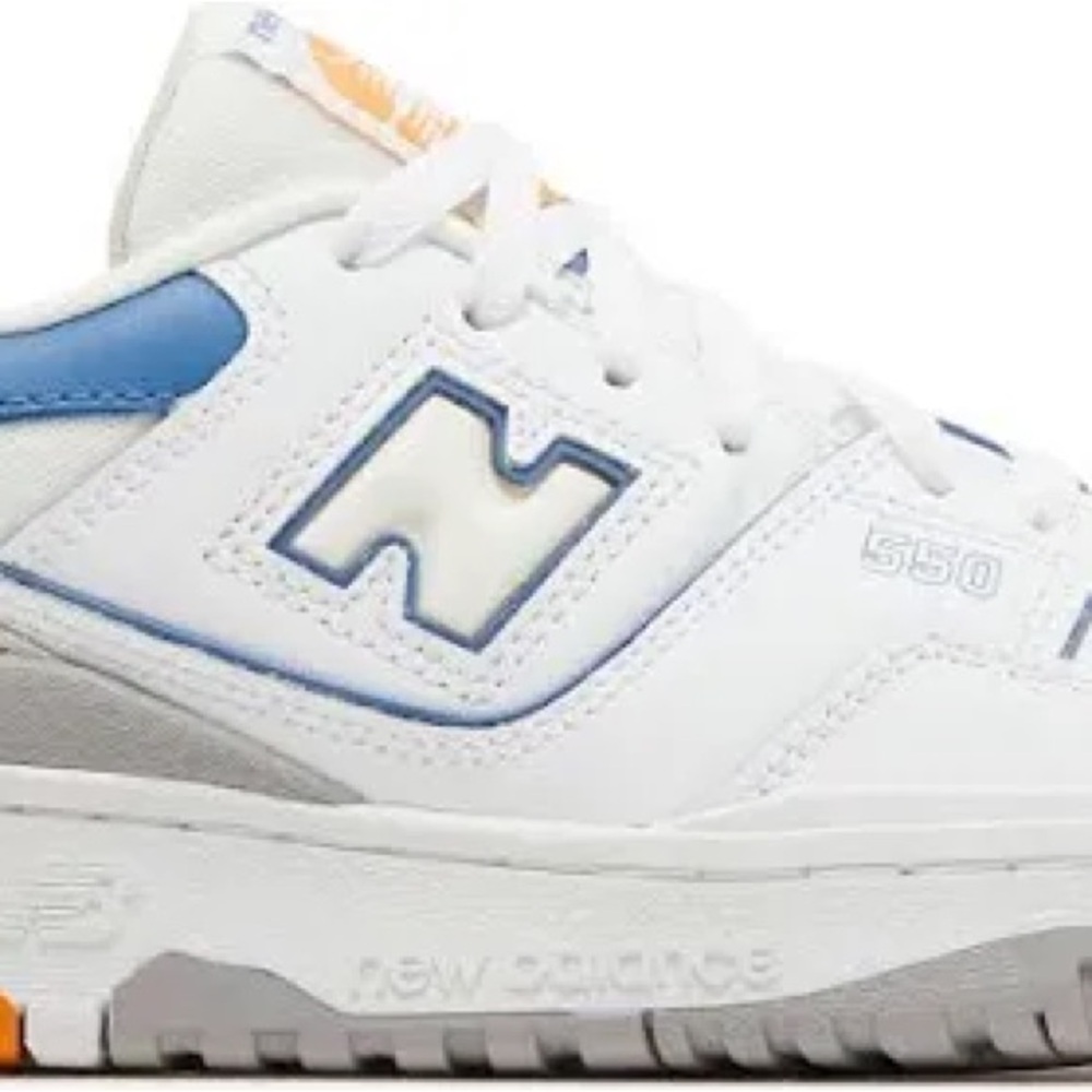 New Balance White and Blue Sneakers with Retro Aesthetic USED